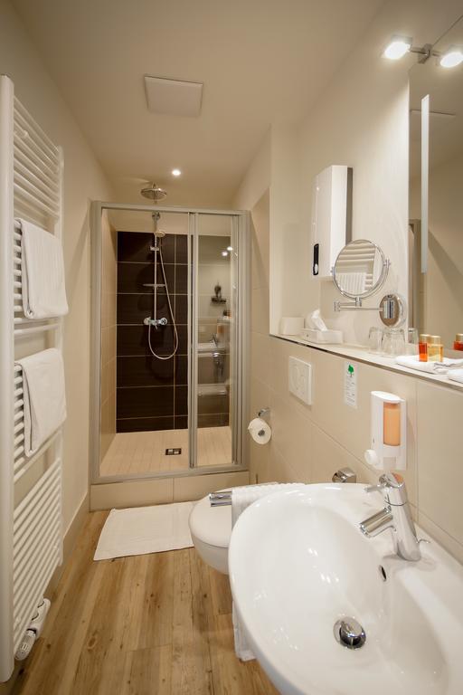 Apartmenthotel Kaiser Karl Бон Екстериор снимка
