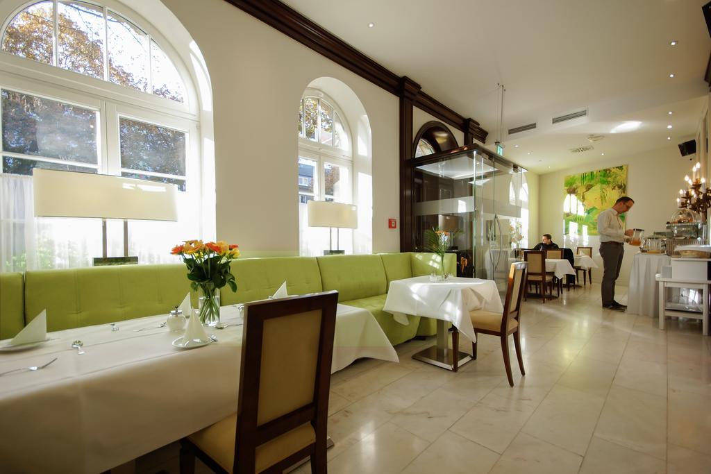 Apartmenthotel Kaiser Karl Бон Екстериор снимка