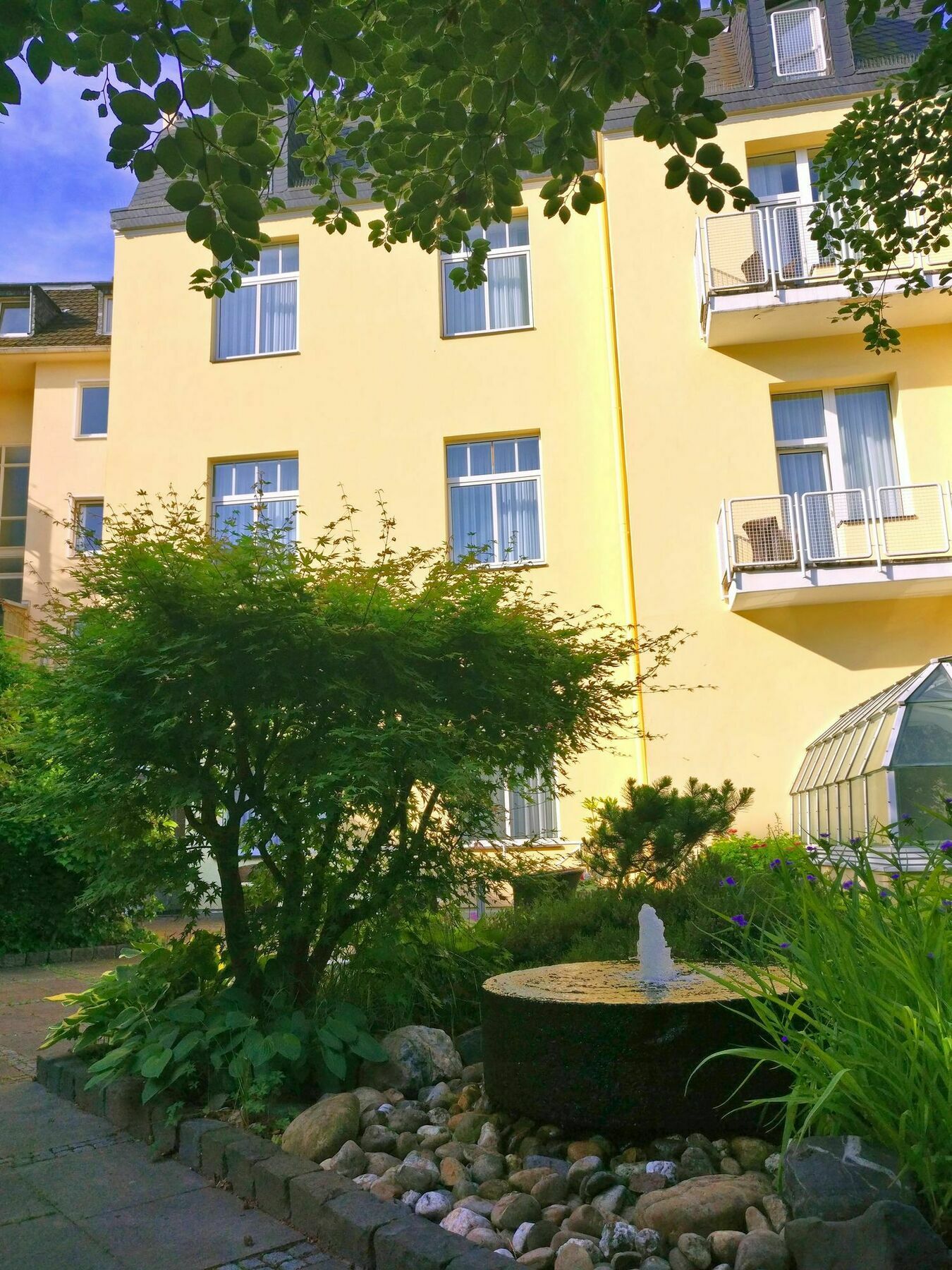 Apartmenthotel Kaiser Karl Бон Екстериор снимка